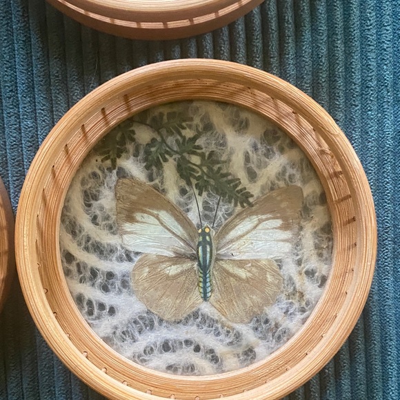 Vintage Rattan Butterfly Coaster Set with Holder - 7 Pieces - Handmade - Picture 7 of 11